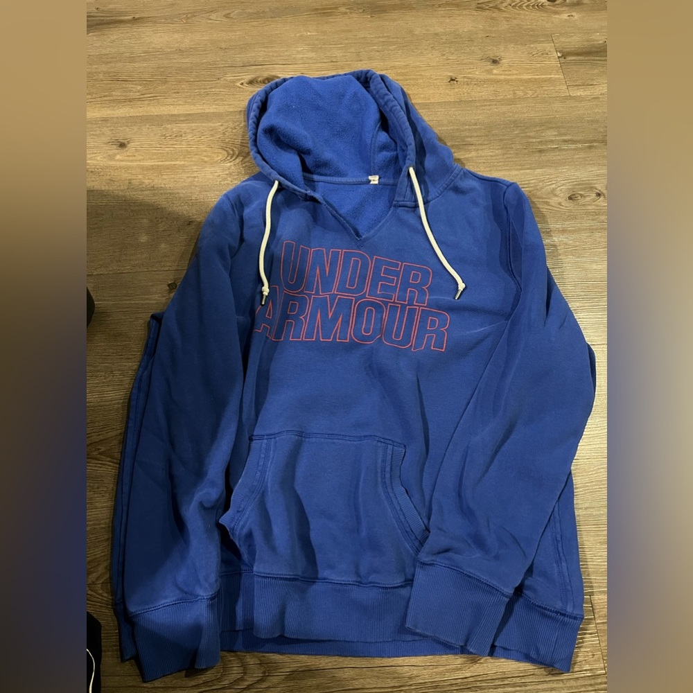 Under armour sweatshirt